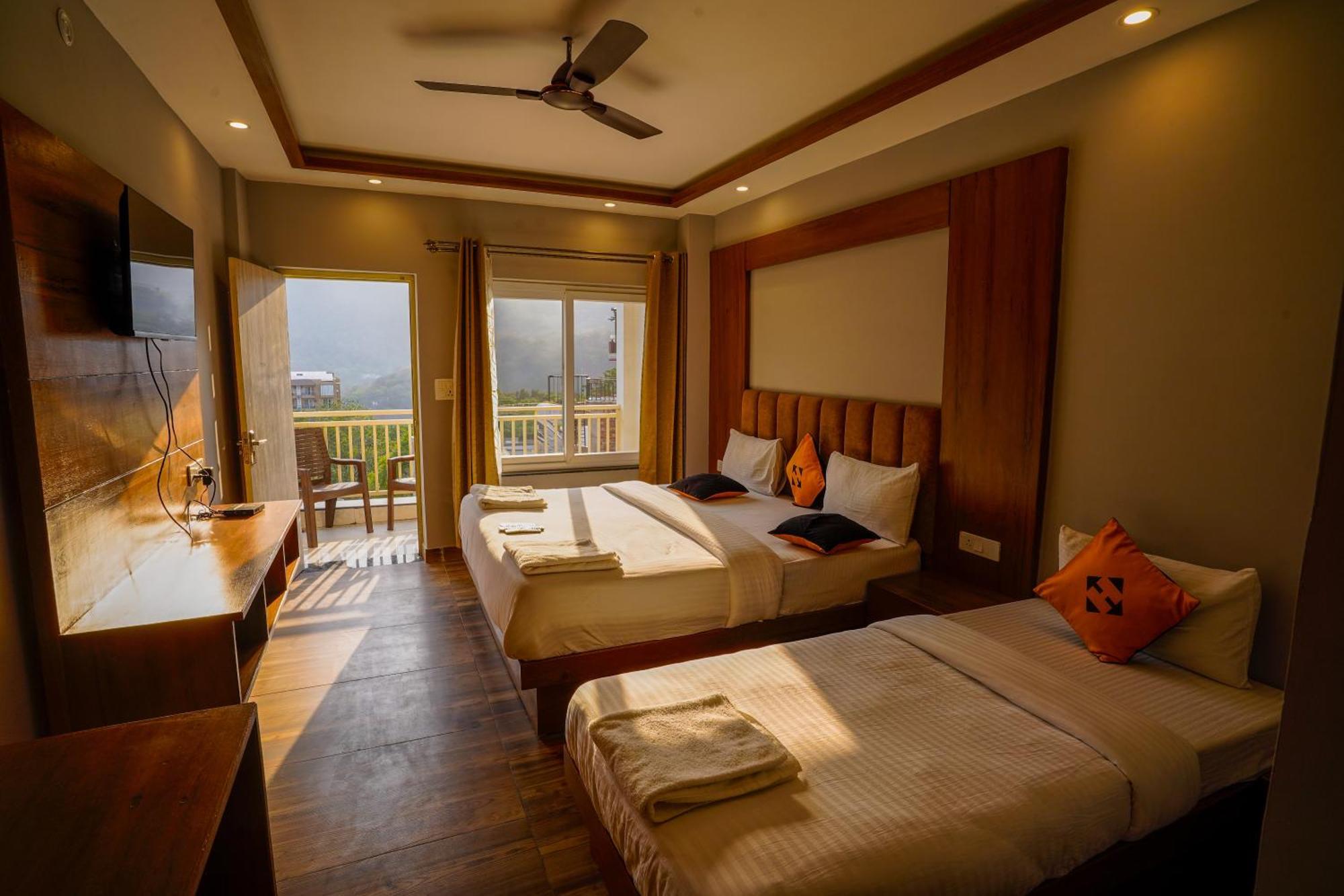 Hide-In Rishikesh, Laxman Jhula Hostel Екстериор снимка