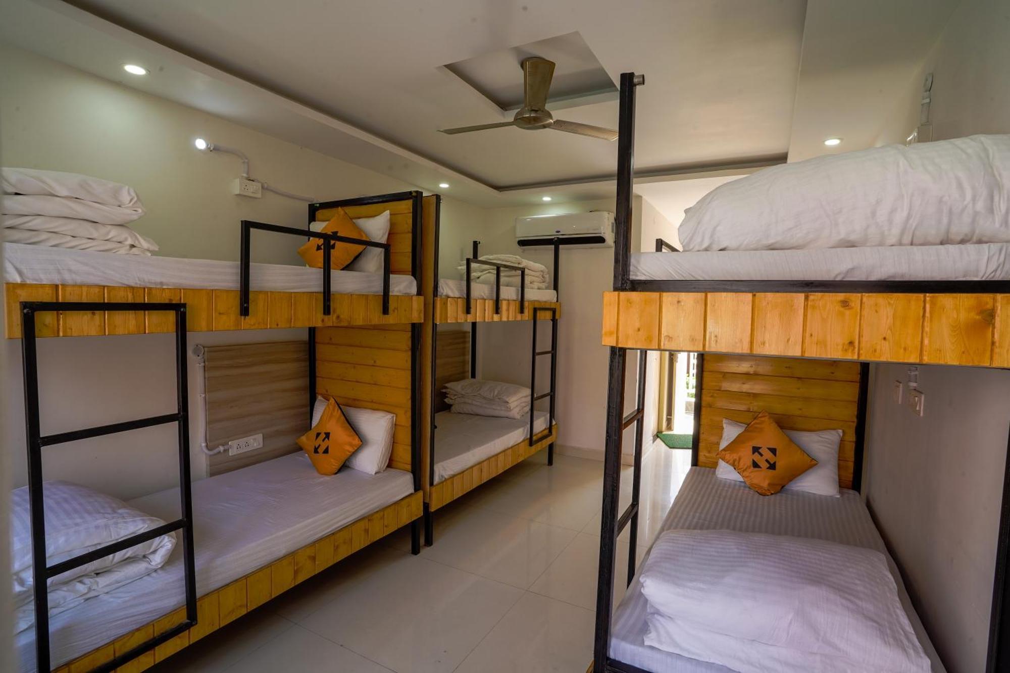 Hide-In Rishikesh, Laxman Jhula Hostel Екстериор снимка