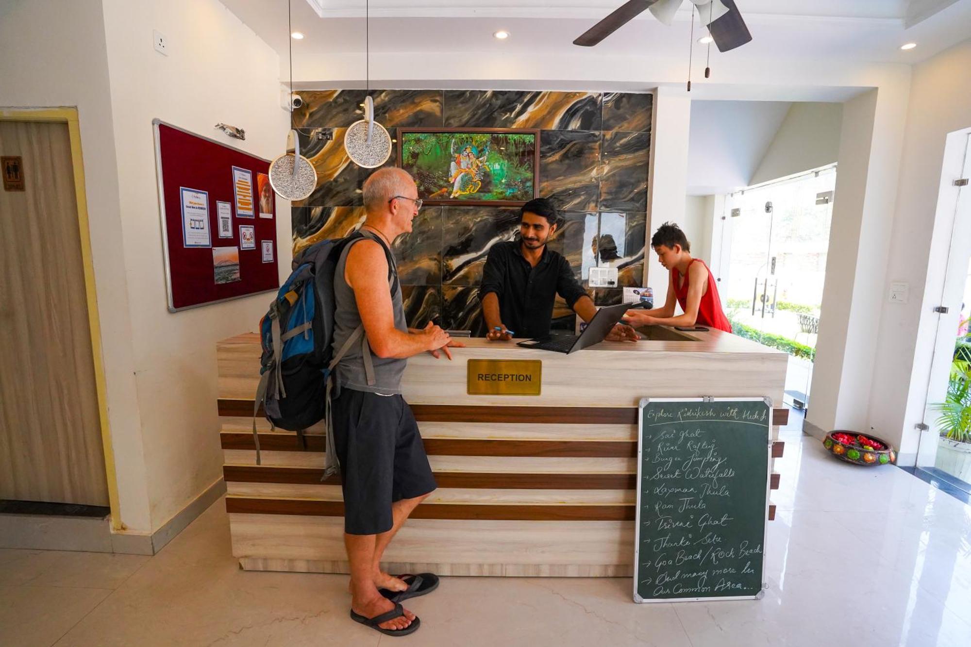 Hide-In Rishikesh, Laxman Jhula Hostel Екстериор снимка