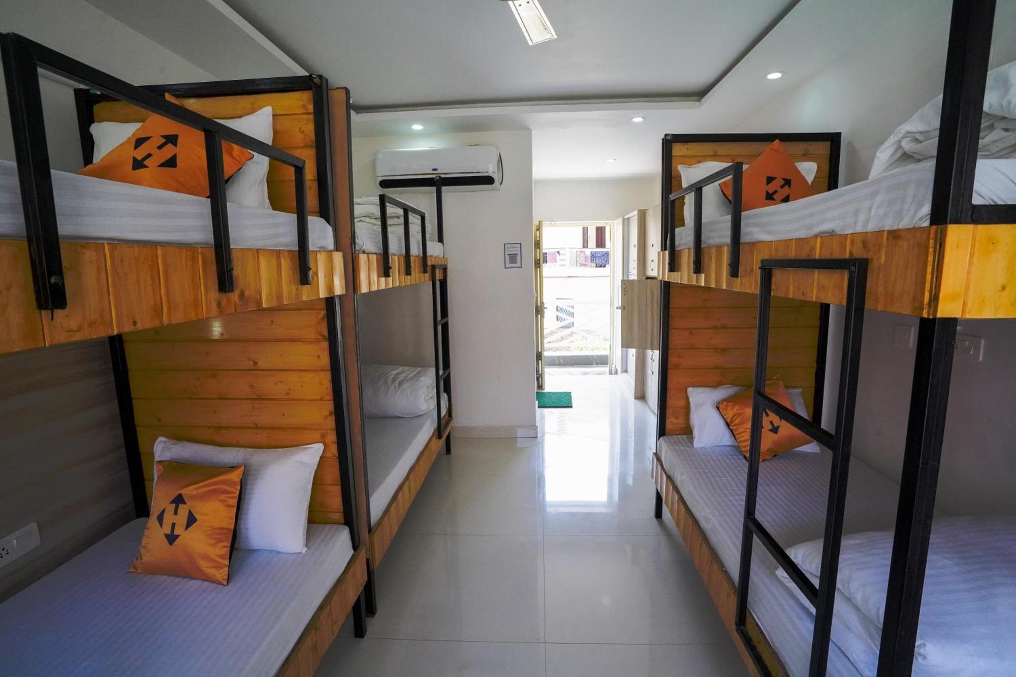 Hide-In Rishikesh, Laxman Jhula Hostel Екстериор снимка
