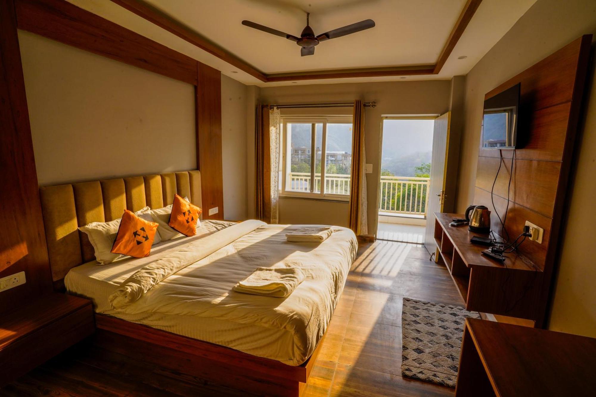 Hide-In Rishikesh, Laxman Jhula Hostel Екстериор снимка