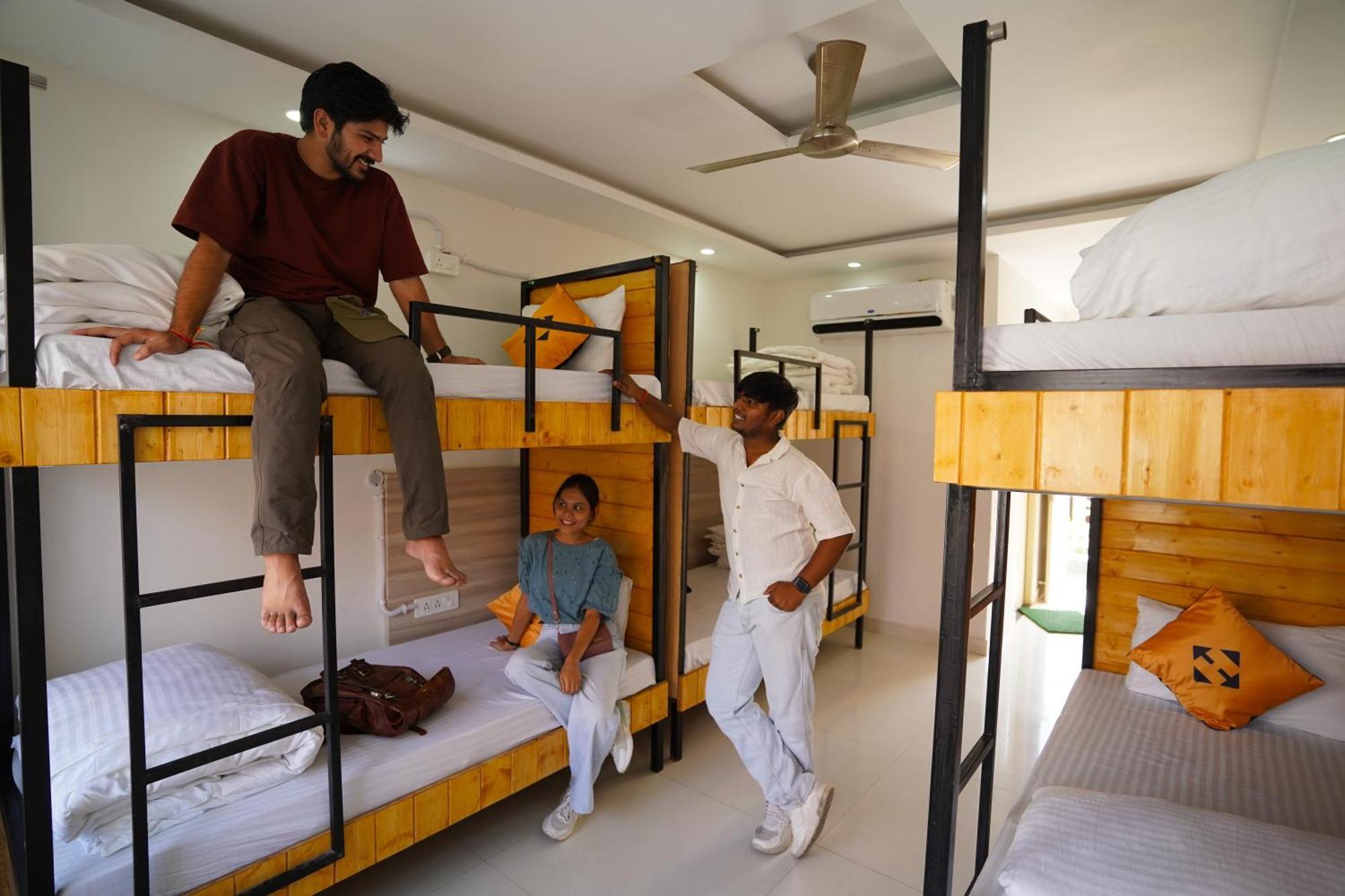 Hide-In Rishikesh, Laxman Jhula Hostel Екстериор снимка