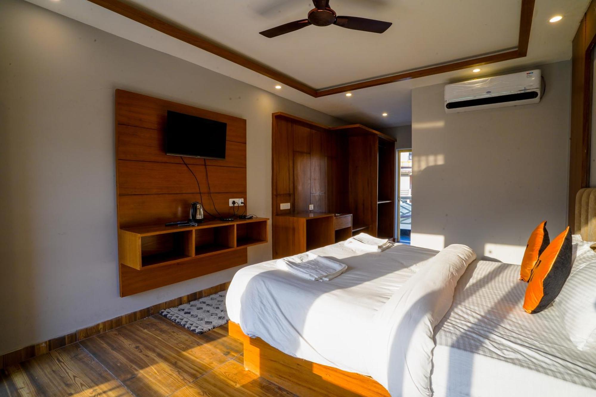 Hide-In Rishikesh, Laxman Jhula Hostel Екстериор снимка