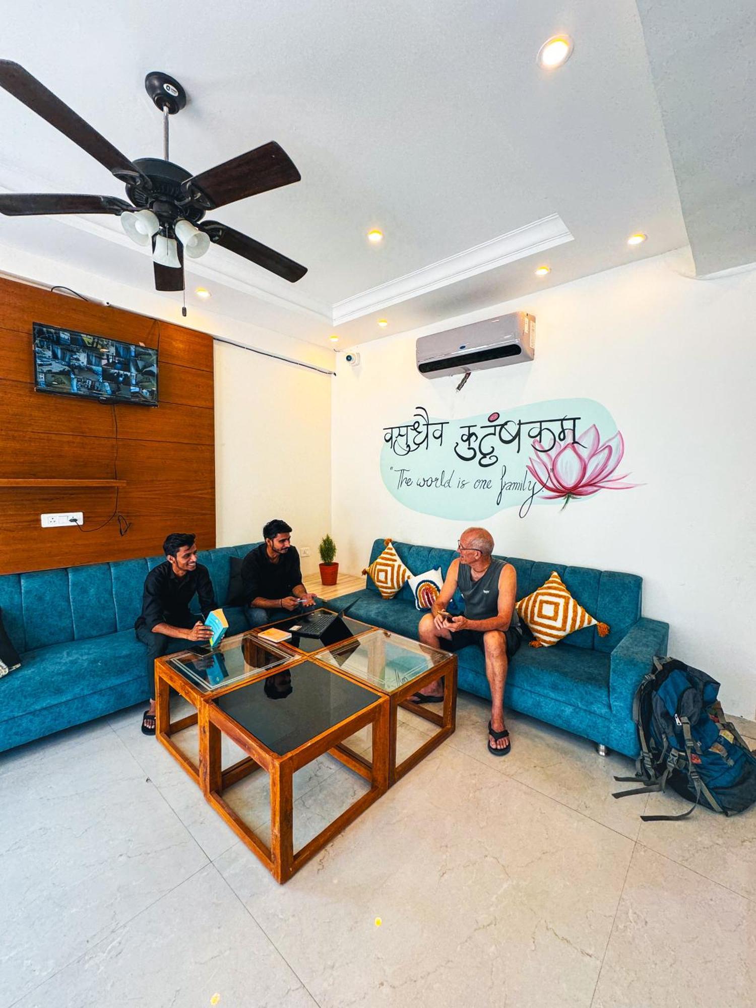 Hide-In Rishikesh, Laxman Jhula Hostel Екстериор снимка