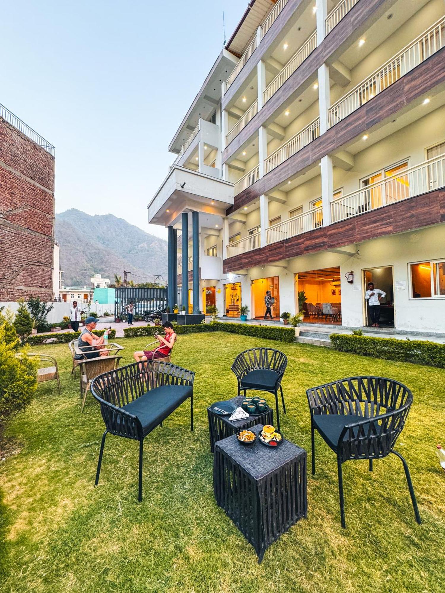 Hide-In Rishikesh, Laxman Jhula Hostel Екстериор снимка